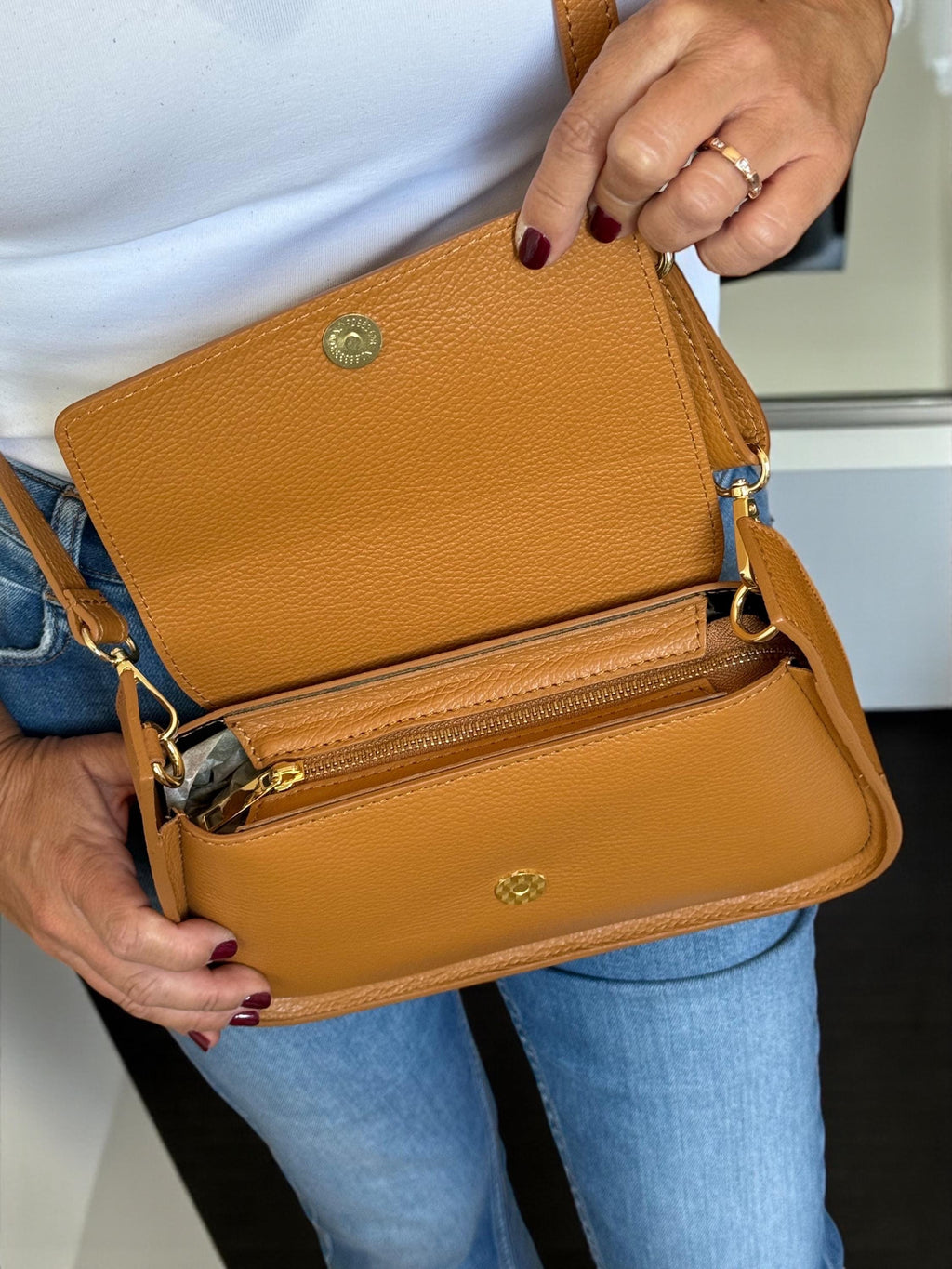 Structured Saddle in Pebbled Leather