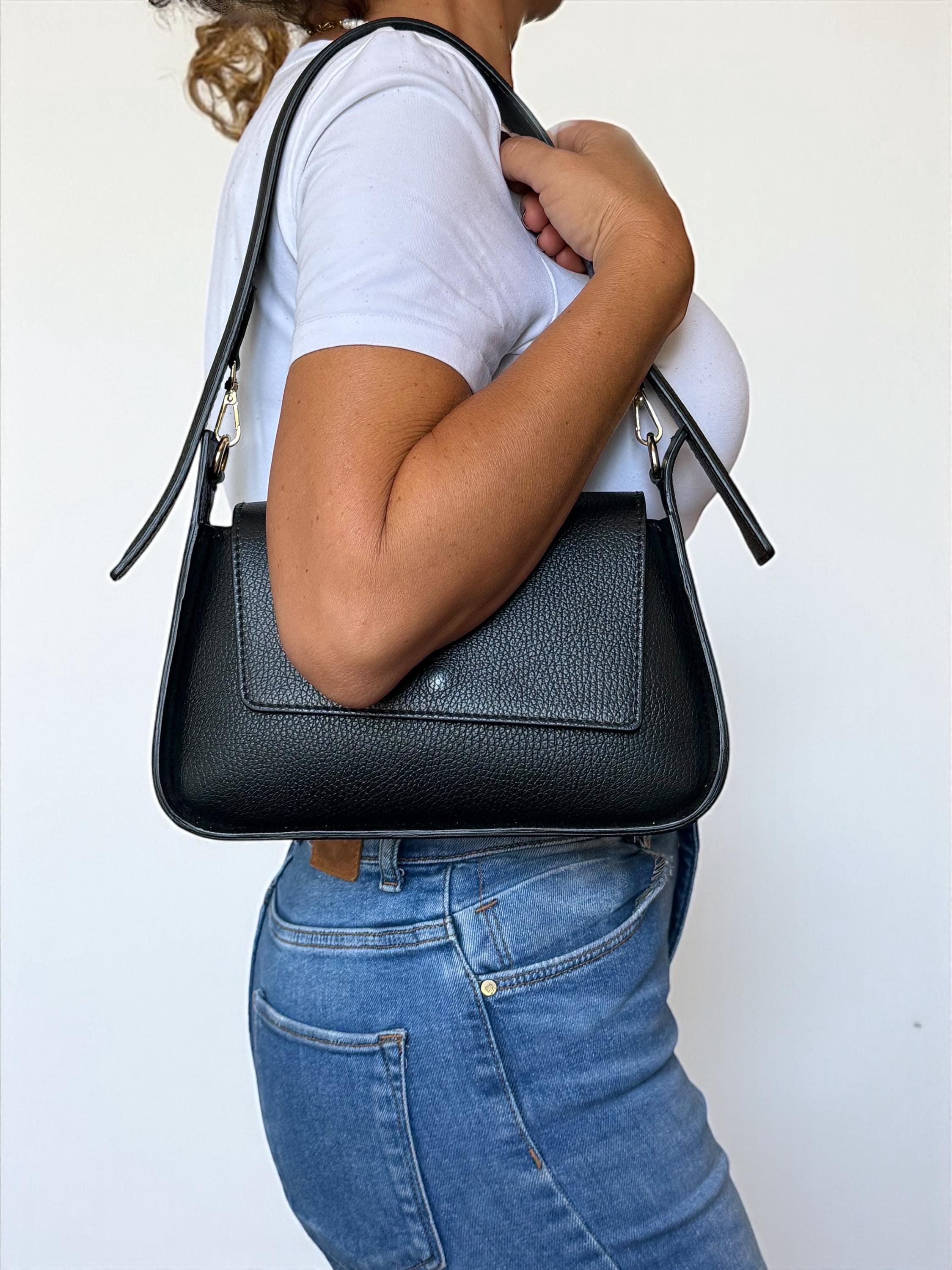 Structured Saddle in Pebbled Leather