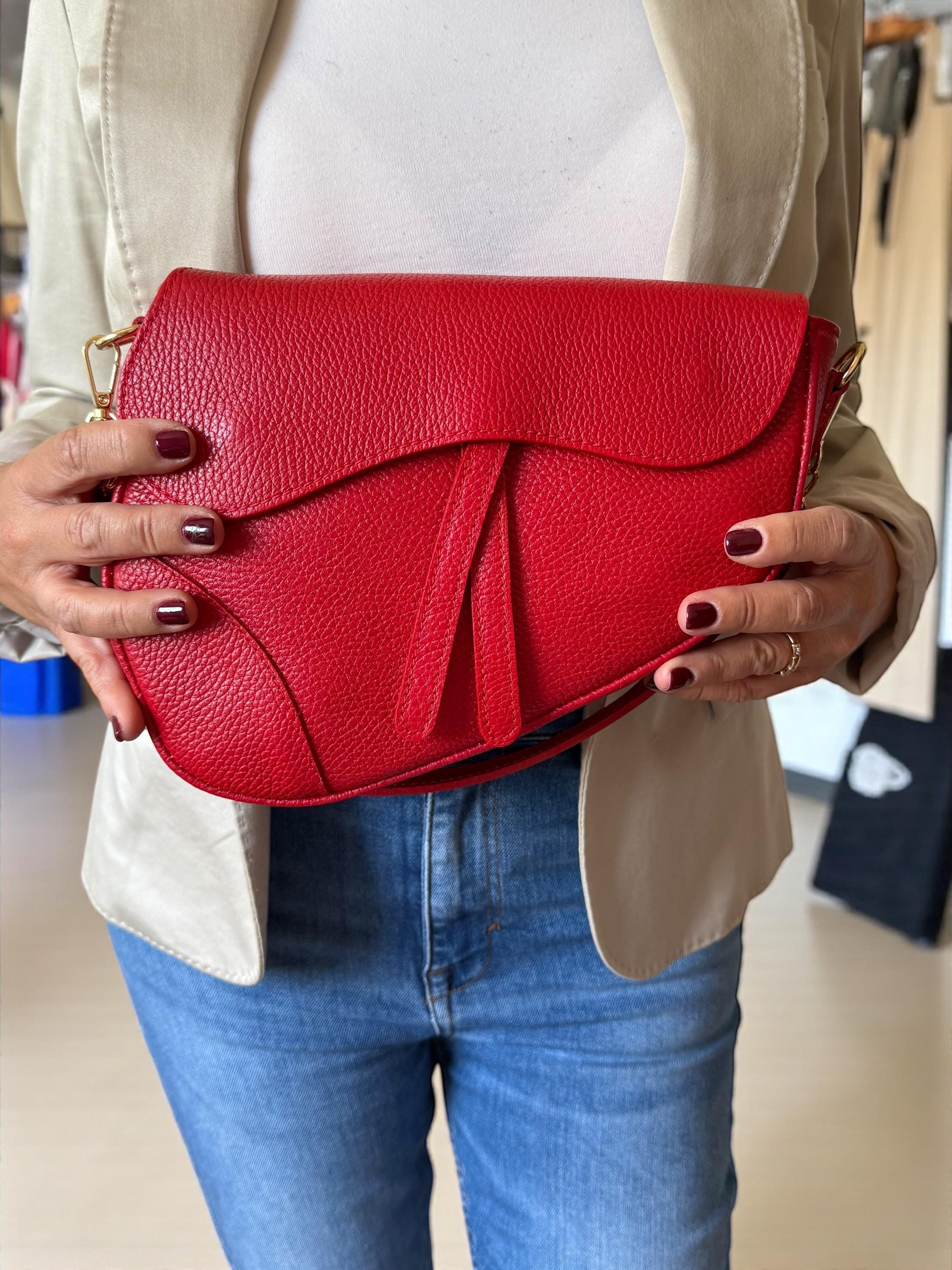 Pebble leather Saddle Flap Asymmetric Bag