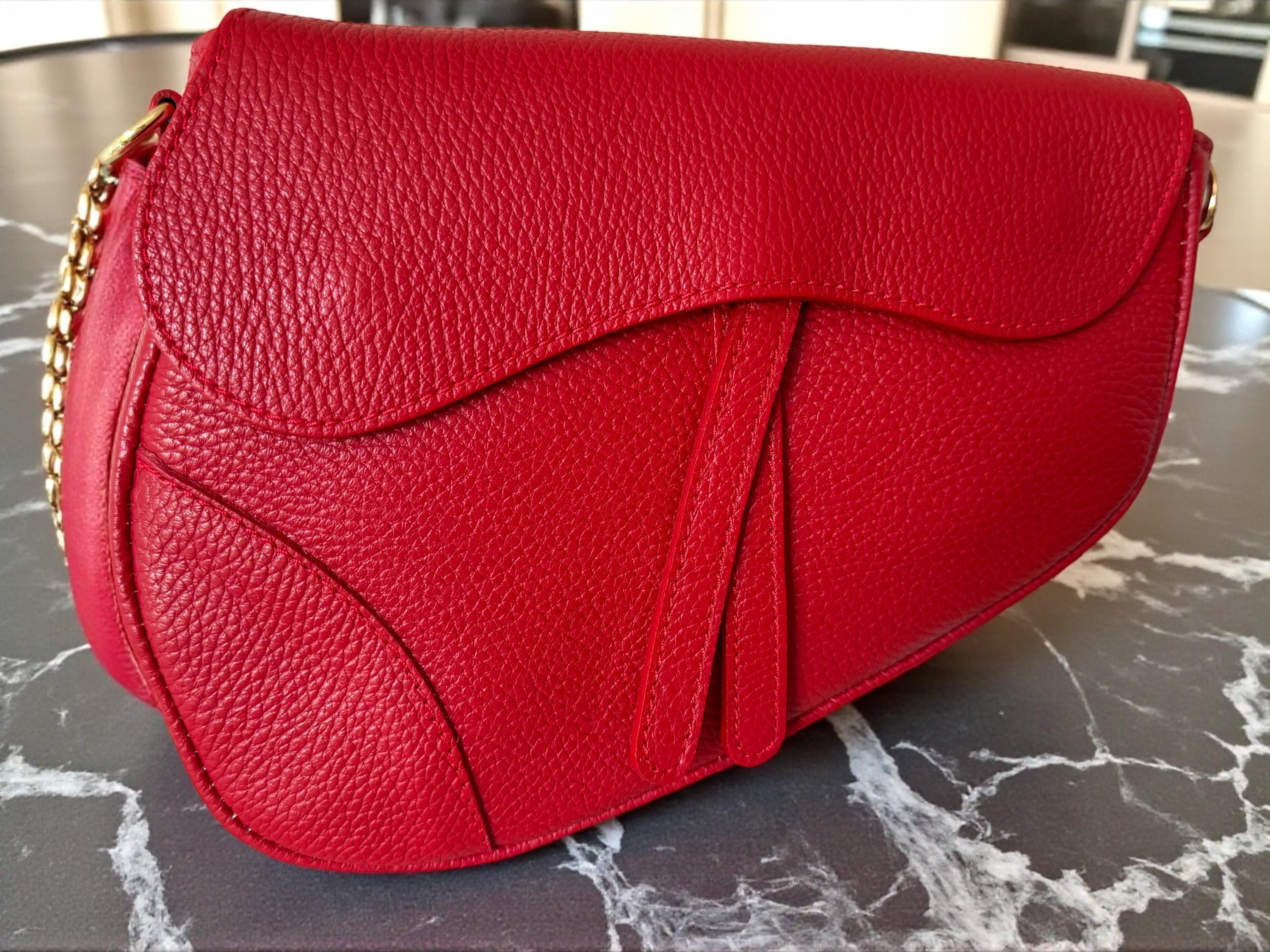 Pebble leather Saddle Flap Asymmetric Bag