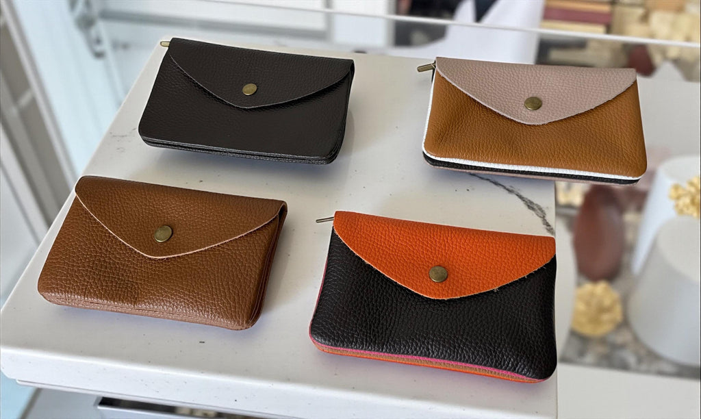 Minimalist Italian leather wallet with snap button flap - Paloma Palomo