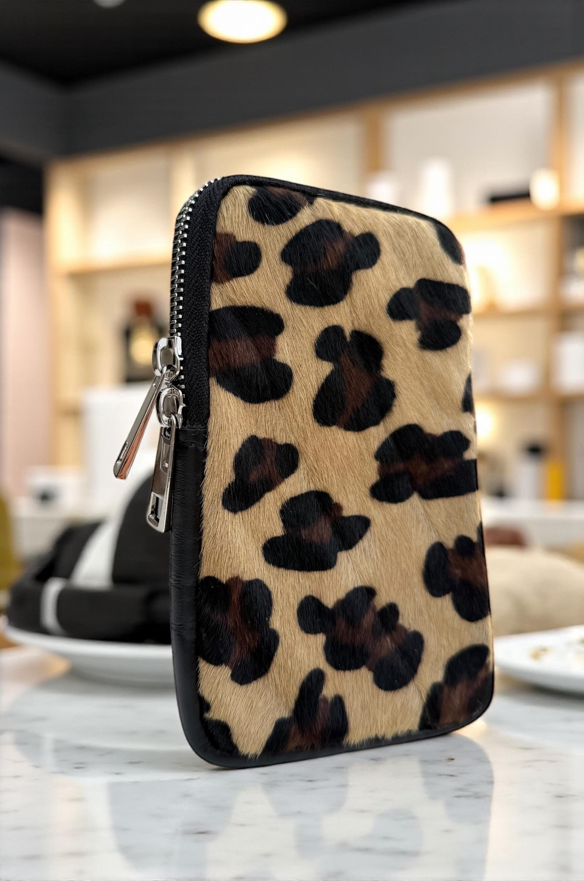 animal pring leather mobile bag