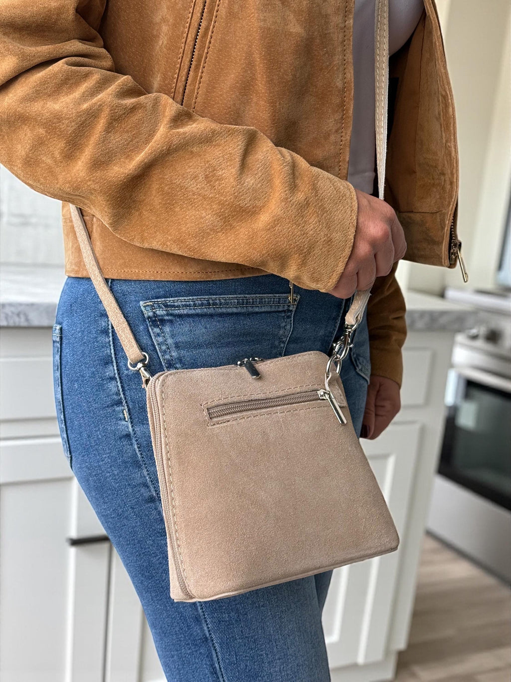 Toupe suede bag