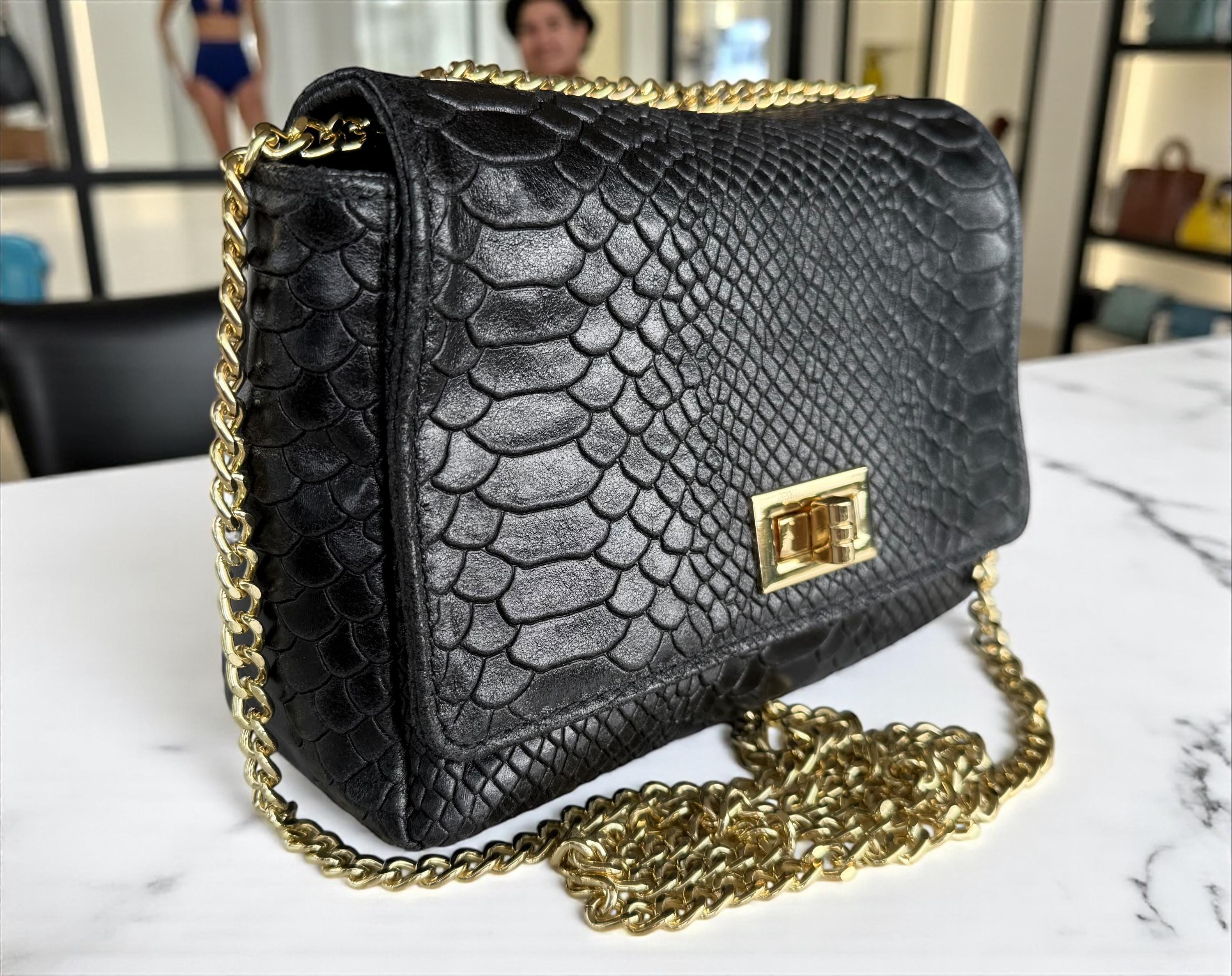 Classic crossbody bag