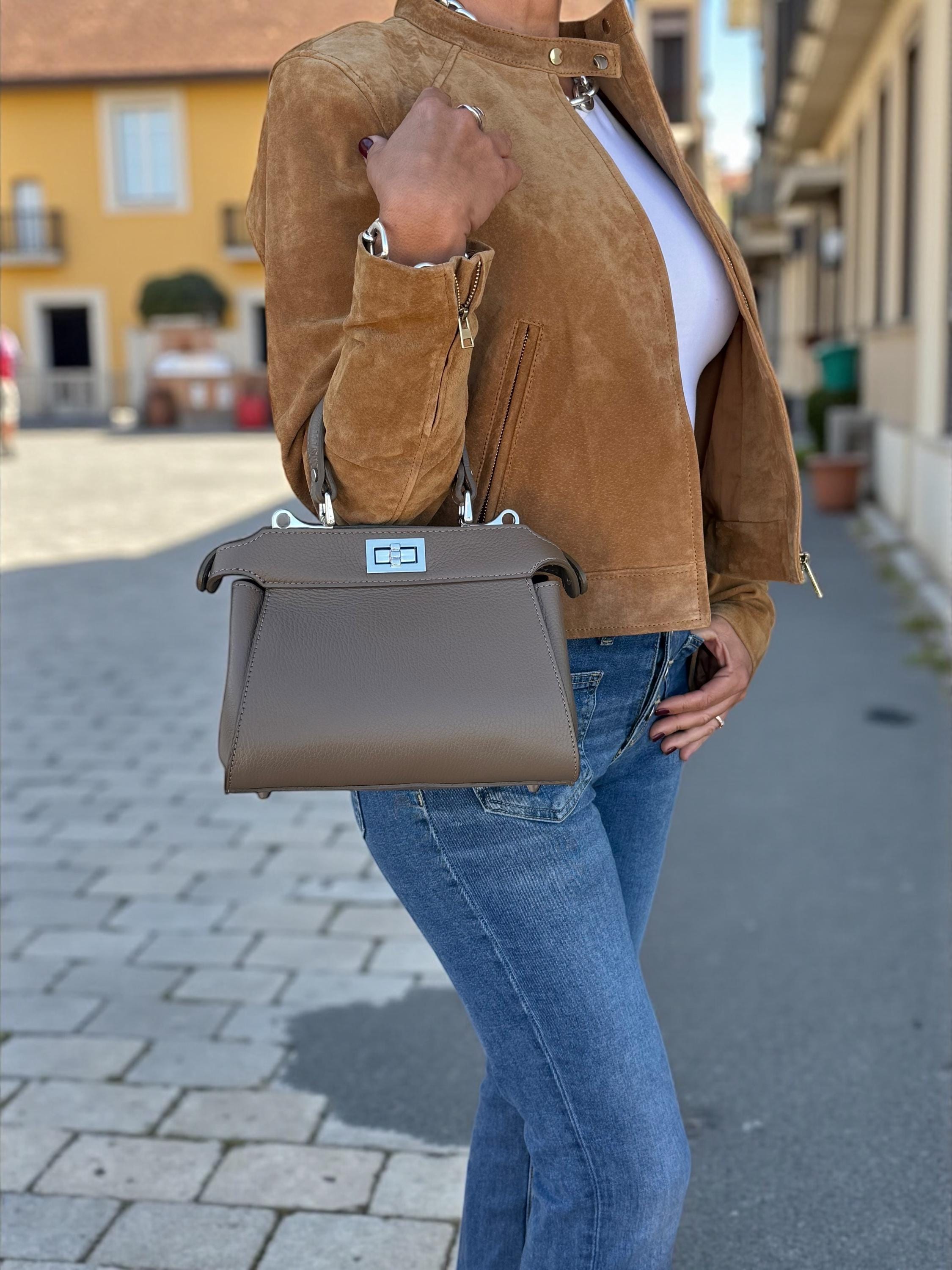 Spring leather bag
