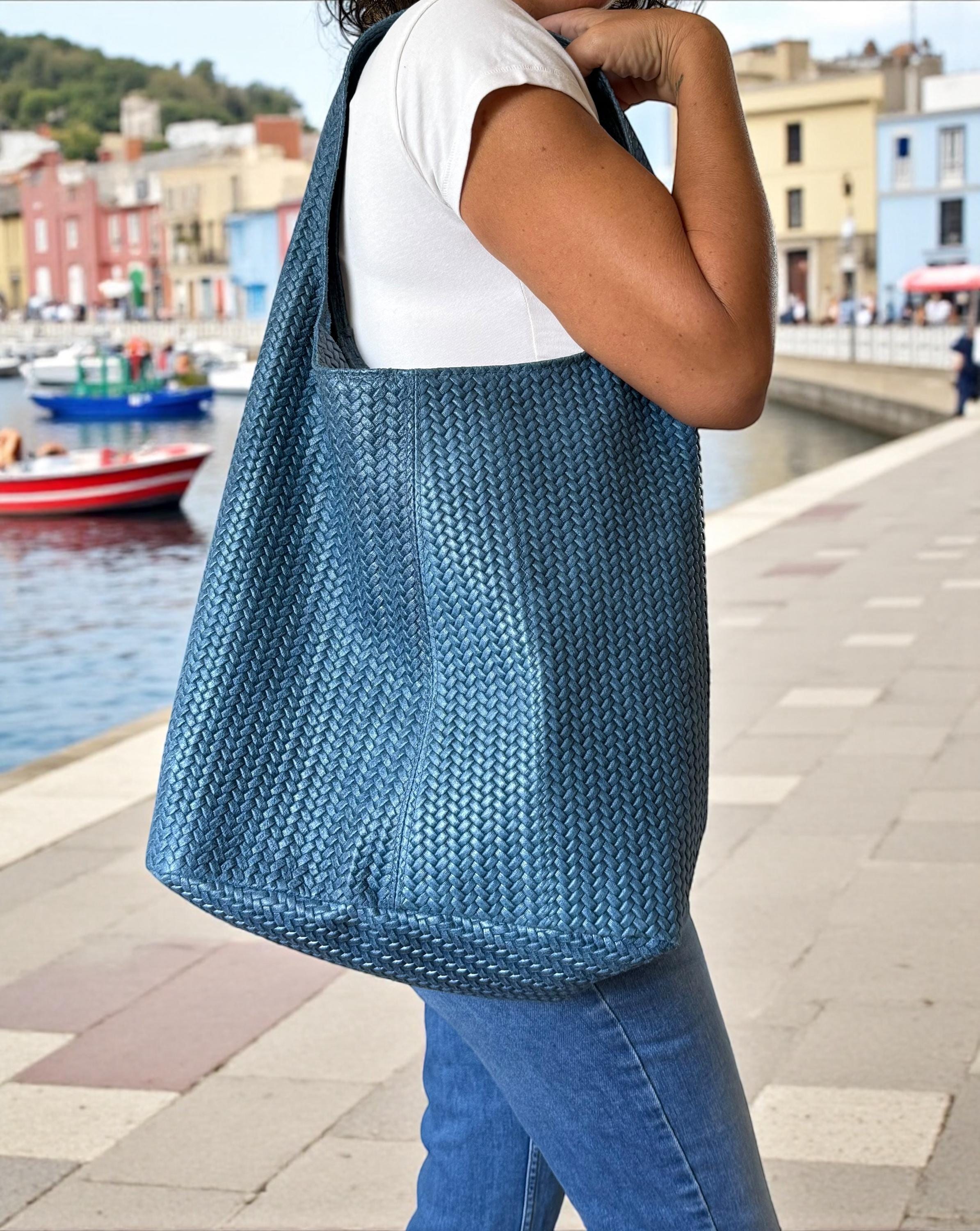 Blue tote bag